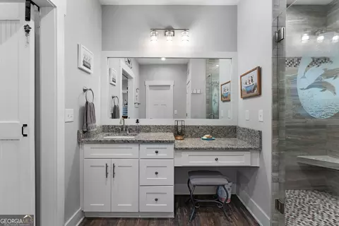 Bath - 220 Long Rd, Rydal, GA 30171 photo 3 of 8