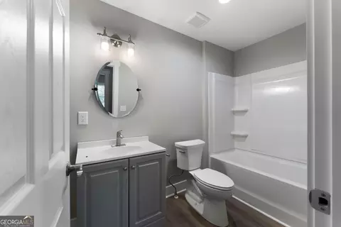 Bath - 220 Long Rd, Rydal, GA 30171 photo 6 of 8
