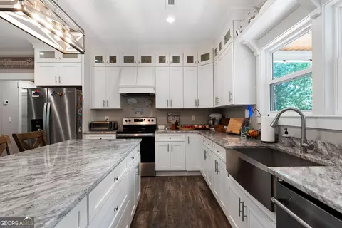 Kitchen - 220 Long Rd, Rydal, GA 30171 photo 4 of 6