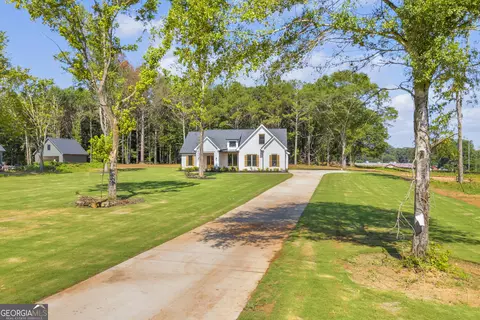 Exterior - 4705 H D Atha Rd, Covington, GA 30014 photo 2 of 12