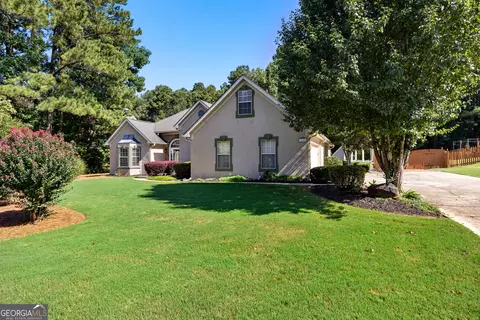 368 Crescent Dr, Newnan, GA 30265