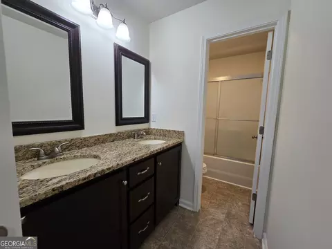 Bath - 105 Boston Ct, Lagrange, GA 30241 photo 2 of 5