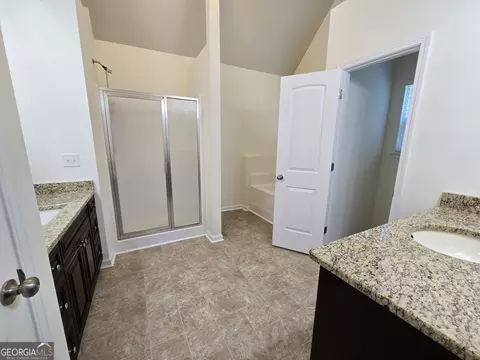 Bath - 105 Boston Ct, Lagrange, GA 30241 photo 3 of 5