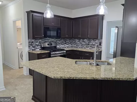 Kitchen - 105 Boston Ct, Lagrange, GA 30241 photo 2 of 3
