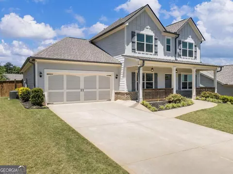 543 Calgary Downs Dr, Winder, GA 30680