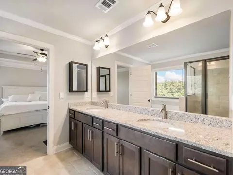 Bath - 543 Calgary Downs Dr, Winder, GA 30680 photo 2 of 3