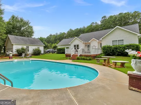 122 Old Stonewall Dr, Locust Grove, GA 30248