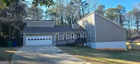 1483 Hidden Hills Pkwy, Stone Mountain, GA 30088