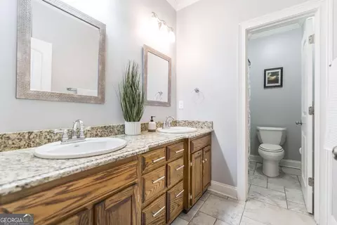 Bath - 202 Lowpoint Trl, Warner Robins, GA 31093 photo 6 of 8