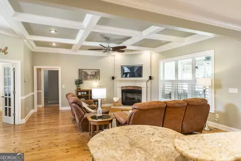 Living - 202 Lowpoint Trl, Warner Robins, GA 31093 photo 2 of 2