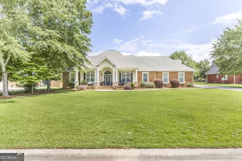 Exterior - 202 Lowpoint Trl, Warner Robins, GA 31093 photo 10 of 12