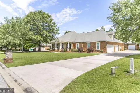 Exterior - 202 Lowpoint Trl, Warner Robins, GA 31093 photo 11 of 12