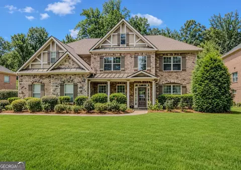 40 Village Green Ct SW, Lilburn, GA 30047