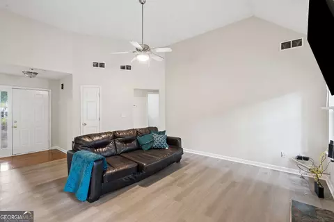 Living - 20 Creekview Ct, Covington, GA 30016 photo 2 of 4