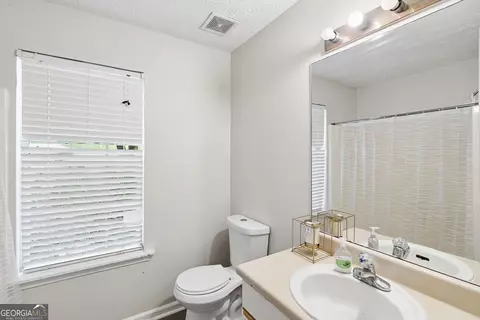 Bath - 20 Creekview Ct, Covington, GA 30016 photo 1 of 2