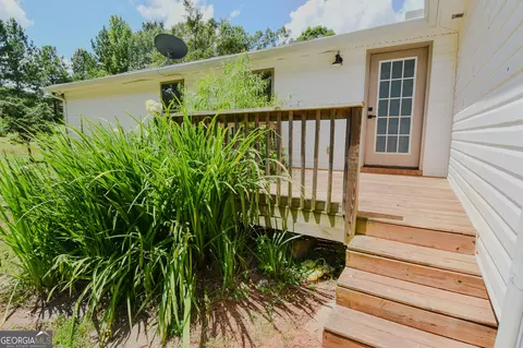 Exterior - 104 Gainer Rd, Griffin, GA 30223 photo 6 of 12
