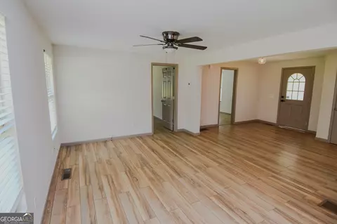 Living - 104 Gainer Rd, Griffin, GA 30223 photo 3 of 4