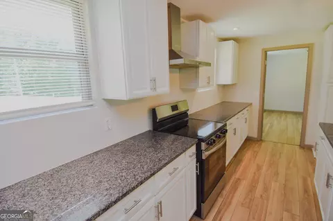 Kitchen - 104 Gainer Rd, Griffin, GA 30223 photo 2 of 2