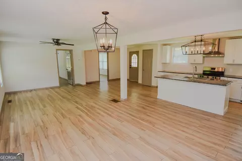 Living - 104 Gainer Rd, Griffin, GA 30223 photo 4 of 4
