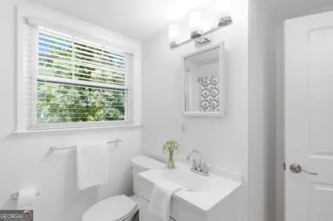 Bath - 3651 Cold Spring Ln, Atlanta, GA 30341 photo 6 of 6