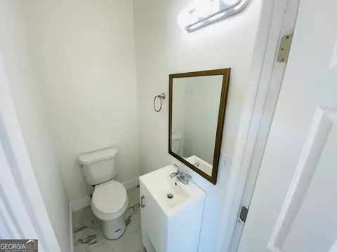 Bath - 545 Shady Ln, Toccoa, GA 30577 photo 5 of 5