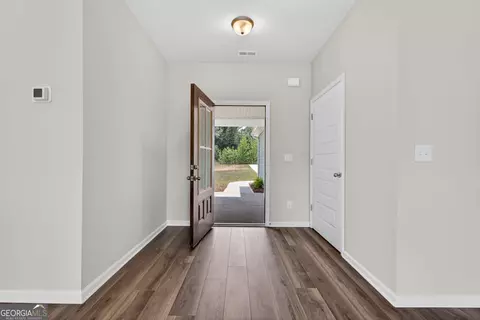 Entry Way - 132 Blackmon Rd, Williamson, GA 30292 photo 1 of 7