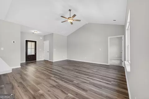 Living - 132 Blackmon Rd, Williamson, GA 30292 photo 2 of 3