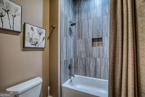 Bath - 112 Springhill Ln, Clarkesville, GA 30523 photo 2 of 12