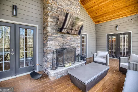 Exterior - 112 Springhill Ln, Clarkesville, GA 30523 photo 3 of 14