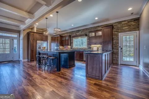 Kitchen - 112 Springhill Ln, Clarkesville, GA 30523 photo 2 of 8