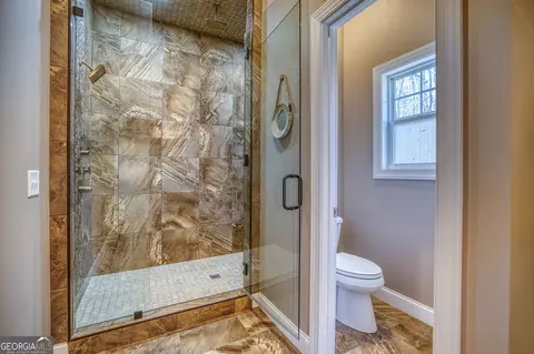 Bath - 112 Springhill Ln, Clarkesville, GA 30523 photo 4 of 12