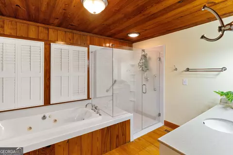 Bath - 2735 Henry St, Augusta, GA 30909 photo 1 of 8