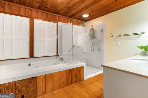 Bath - 2735 Henry St, Augusta, GA 30909 photo 2 of 8