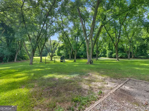 Exterior - 165 Crowder St, Barnesville, GA 30204 photo 3 of 3