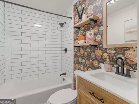 Bath - 165 Crowder St, Barnesville, GA 30204 photo 1 of 1