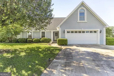 255 Waterford Dr, Bonaire, GA 31005