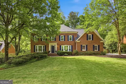 7525 S Spalding Lake Dr, Sandy Springs, GA 30350