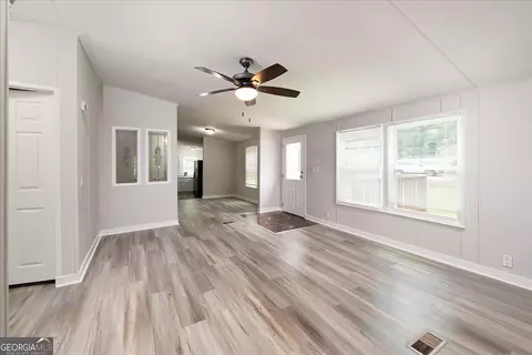 Living - 274 E Wright St, Winder, GA 30680 photo 3 of 4