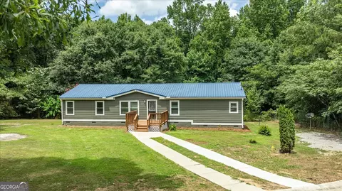 Exterior - 274 E Wright St, Winder, GA 30680 photo 1 of 9