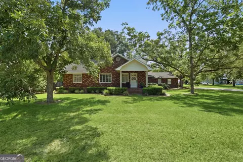 513 N Caswell St, Glennville, GA 30427