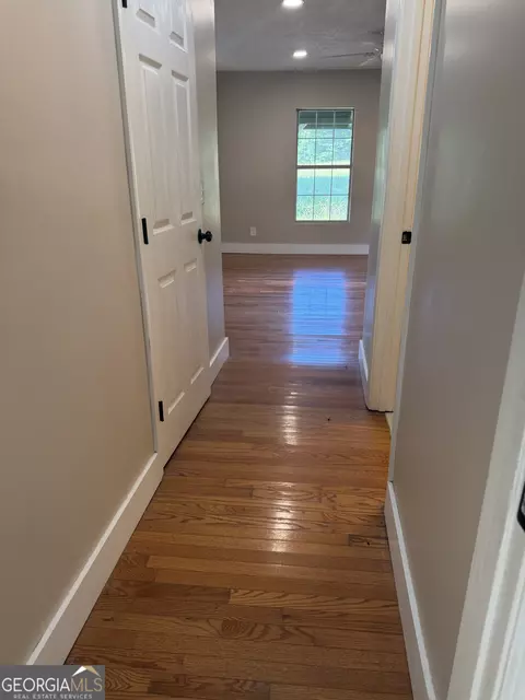 Entry Way - 171 Kelley Rd, Brooks, GA 30205 photo 2 of 4