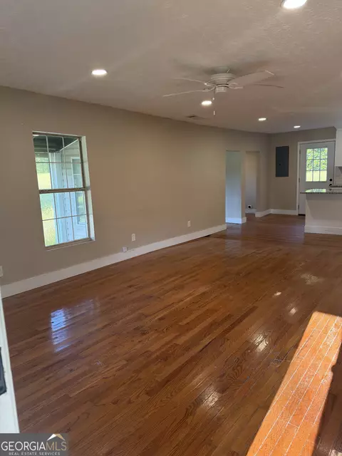 Living - 171 Kelley Rd, Brooks, GA 30205 photo 1 of 2