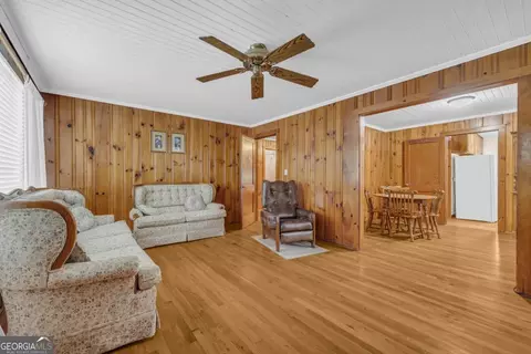 Living - 625 Ila Rd, Commerce, GA 30529 photo 1 of 3