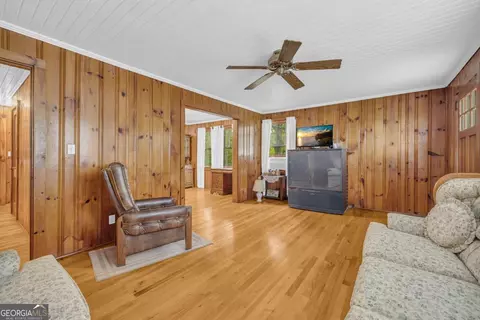 Living - 625 Ila Rd, Commerce, GA 30529 photo 3 of 3