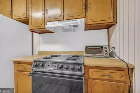 Kitchen - 625 Ila Rd, Commerce, GA 30529 photo 4 of 4