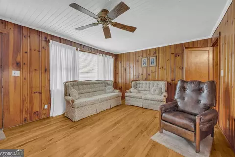 Living - 625 Ila Rd, Commerce, GA 30529 photo 2 of 3