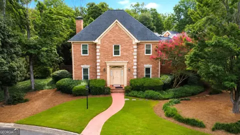 573 N Palisades Cir SE, Marietta, GA 30067