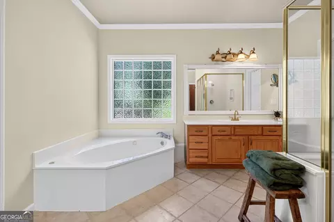 Bath - 145 Hardy Rd, Brooks, GA 30205 photo 3 of 7
