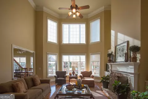 Living - 1101 E Magnolia Loop, Madison, GA 30650 photo 2 of 5
