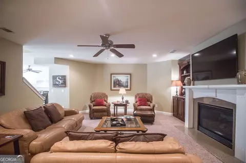 Living - 1101 E Magnolia Loop, Madison, GA 30650 photo 5 of 5